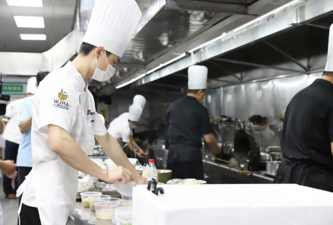 东莞万江举行“粤菜师傅”烹饪技能竞赛